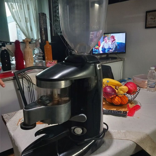 Coffee grinder used in excellent condition