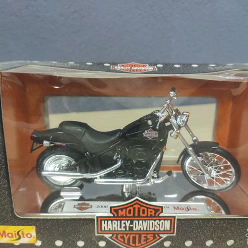 Maisto Harley-Davidson Series 13 2002 FXSTB Night Train Motorcycle 1/18 scale