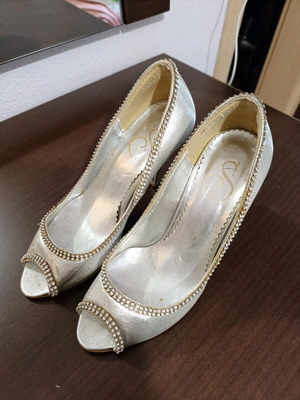 Παπούτσια Jessica Simpson ασημένια με στρας δεκάποντα νούμερο 36 σαν καινούργια