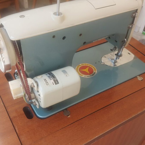 Mercedes Zig Zag 1960 Sewing Machine like new, electronic, fully functional