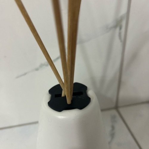 White Bombe Diffuser with Sticks like new