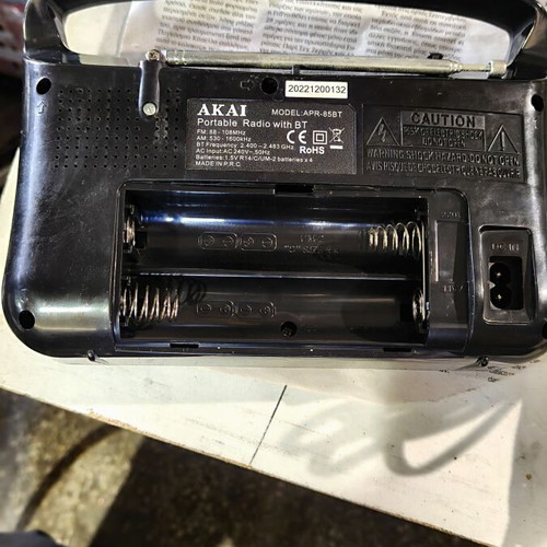 Akai APR-85BT portable analog radio with Bluetooth