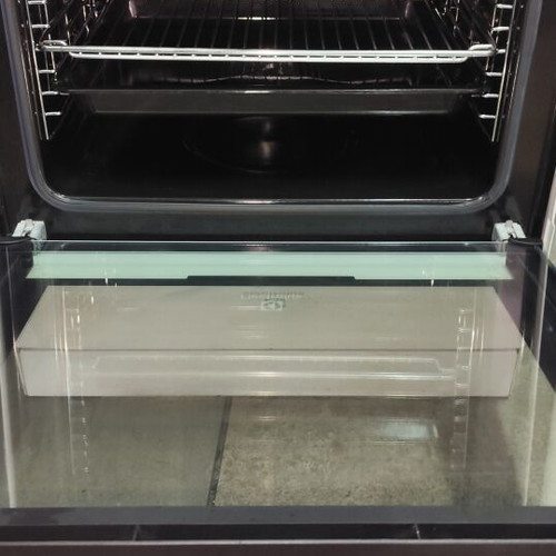 Electrolux Ceramic Stove like new, fully functional with two trays
