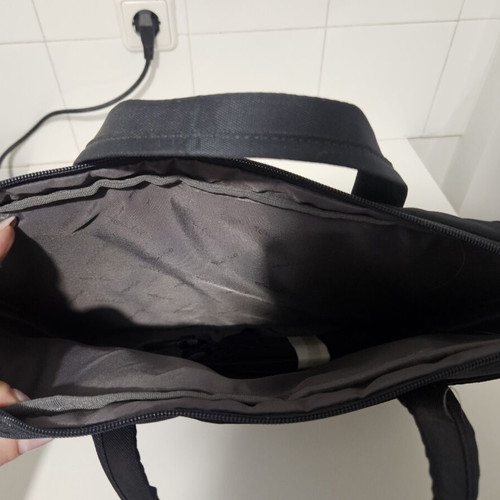 Laptop bag like new with many pockets, black