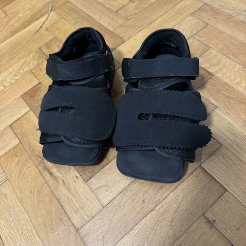 Postoperative shoes like new, size 38, for bunion, left and right