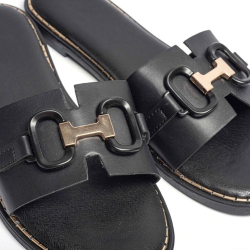 Flat sandals with decorative buckle new, black