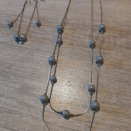 Stainless steel necklace and earrings set new with double chain and matte silver balls
