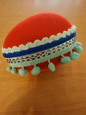 Decorative egg box like new with ribbons