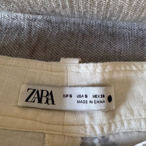 Zara pants small like new, black and white