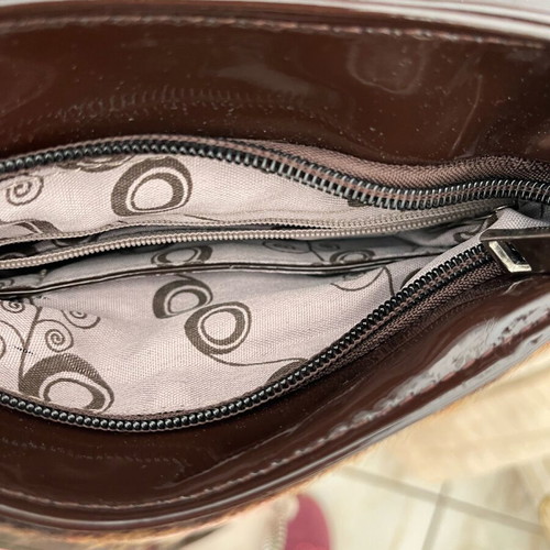 Crossbody bag with fur and patent leather like new brown