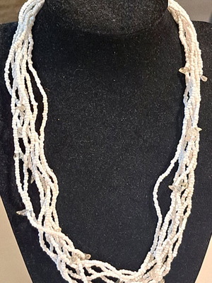 Jewelry (necklace)