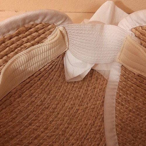 Straw beach hat like new, beige, size L