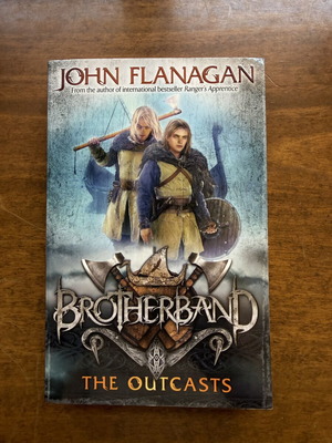 Brotherband The Outcasts βιβλίο σαν καινούργιο, στα αγγλικά