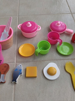 Plastic kitchen toys used, assorted children's set