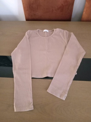 Long-sleeve crop top for 14-15 years like new