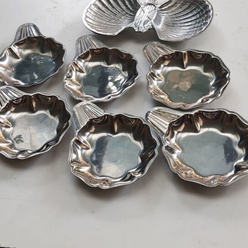 Vintage bowl for nuts and 6 dessert plates like new