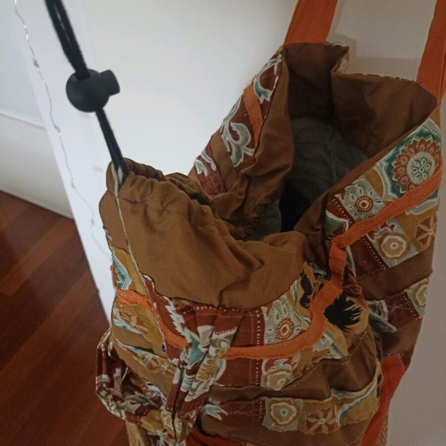 Shoulder bag with straw base like new