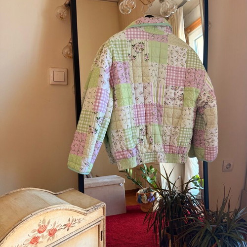 Floral patchwork outerwear like new, one size, multicolor