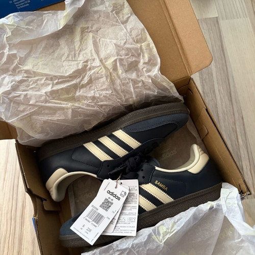 Adidas Samba sneakers new, size 38, black and blue