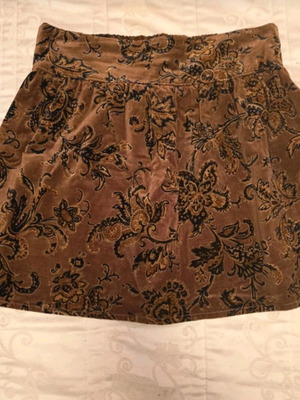 Velvet skirt Stradivarius size L brown like new