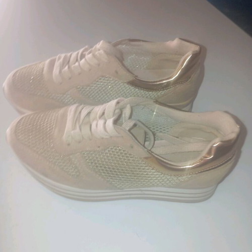 Sneakers No39 like new, beige athletic shoes size 39