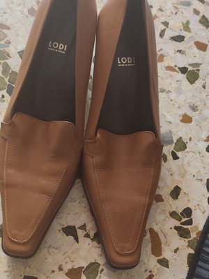 Lodi leather pumps like new, size 40, black and brown