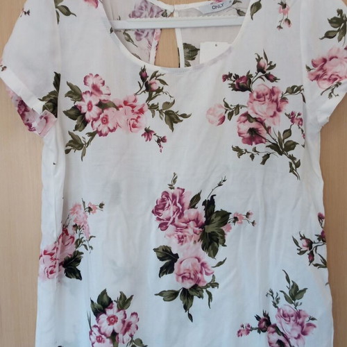 Women's short-sleeve blouse new, size M/38/10, multicolor