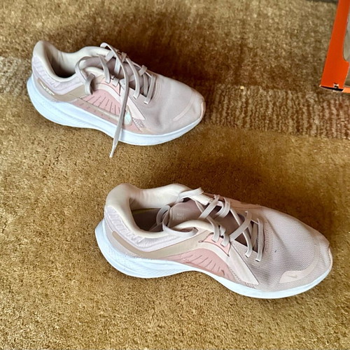 Nike athletic shoes like new, size 38, pink