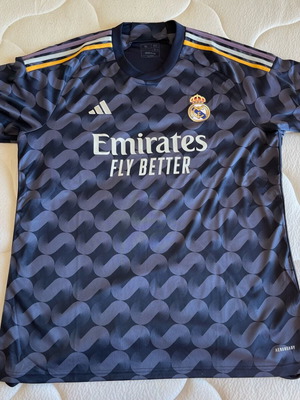 Real Madrid T shirt like new, worn 3 times