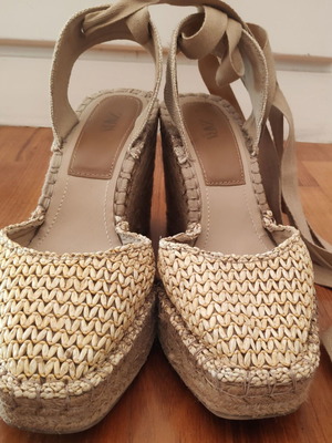 Zara beige espadrille platform sandals size 40 like new