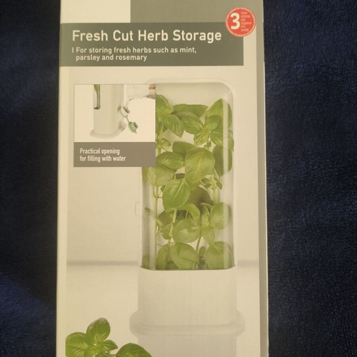 Fresh cut herb storage container like new