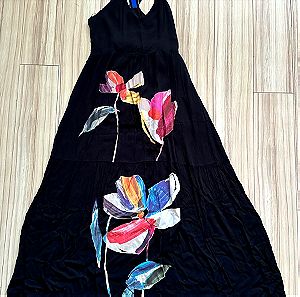 Long desigual dress with flowers