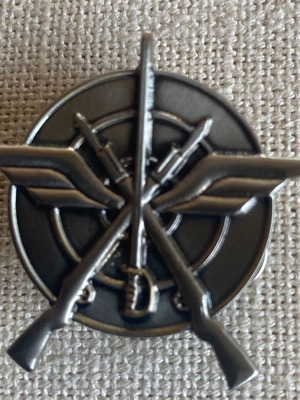 Army Artillery Pin new, vintage