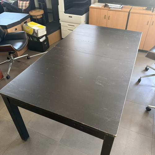 Extendable table used with 2 extensions 95x175 to 95x260 and power strip