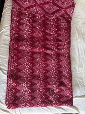 Woolen woven throw blanket like new with deep red color 190x220