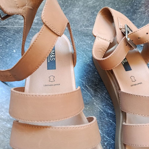 Γυναικεία δερμάτινα πέδιλα Marks & Spencer καινούργια, μέγεθος 41