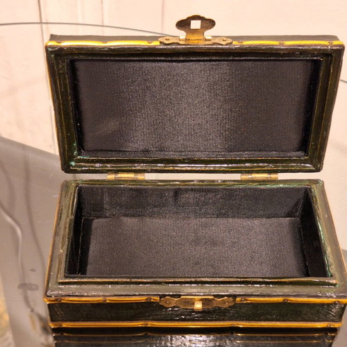 Wooden jewelry storage box bijouterie
