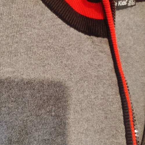 Boys' gray zip-up jacket like new, 12 years old