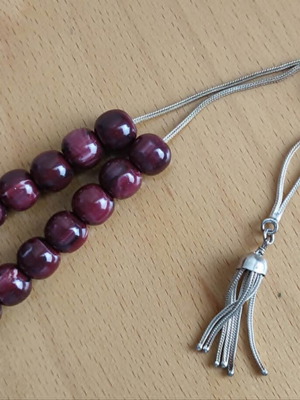 Worry beads with 14 burgundy natural water beads and 925 silver elements like new