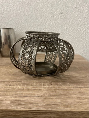 Metal vintage lantern PH Design used with nickel plating