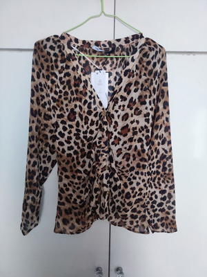 Zara leopard animal print shirt new, size XS