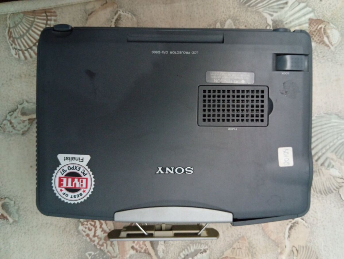 Sony LCD projector Model CPJ-D500 used - € 49,00 - Vendora.cy