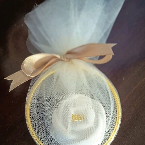Handmade bombonieres with porcelain flower and gold leaves new