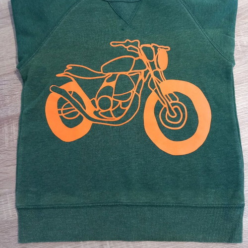 Children's green sweatshirt used with bicycle print size 6-8