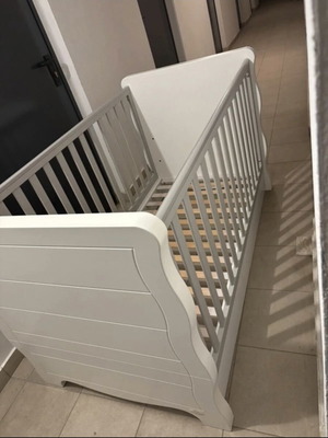 Santa Bebe Cot and Chest of Drawers with Grecostrom Mattress like new