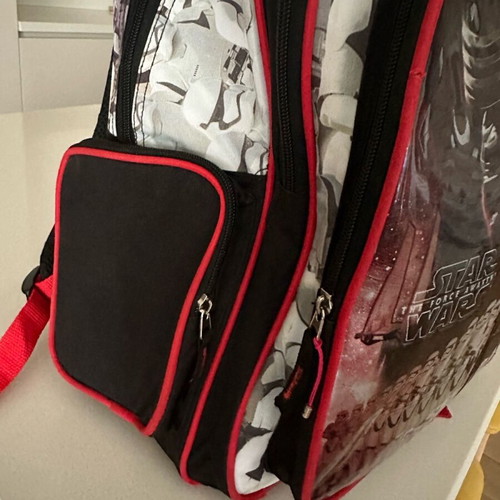 Star Wars school bag used for elementary boy