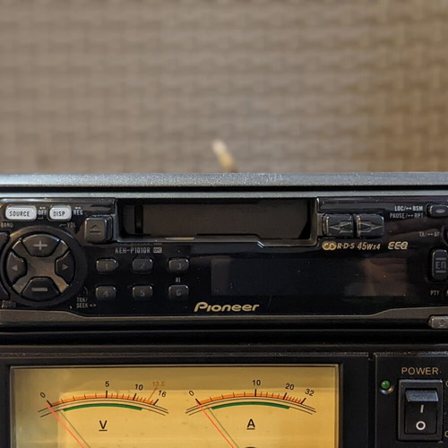 Pioneer KEH-P1010R car stereo like new