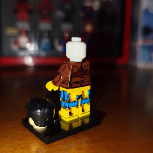 Morph Brown Coat minifigure like new with accessories