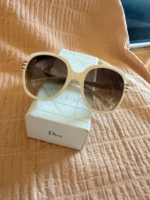 Γυαλιά ηλίου Dior vintage μεταχειρισμένα, λευκό-μπλε oversized cat-eye
