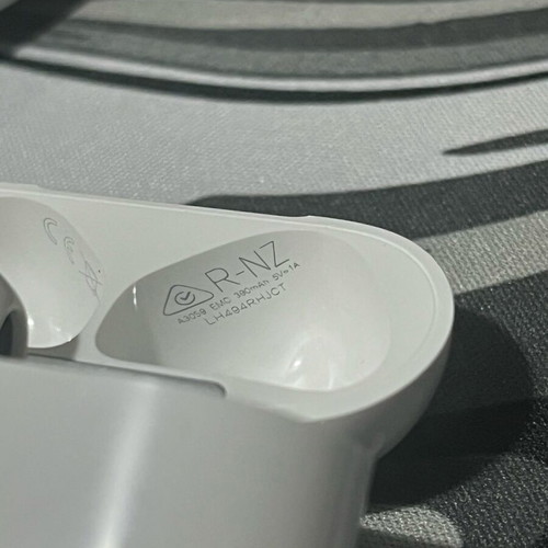 Apple AirPods 4 with Noise Cancellation